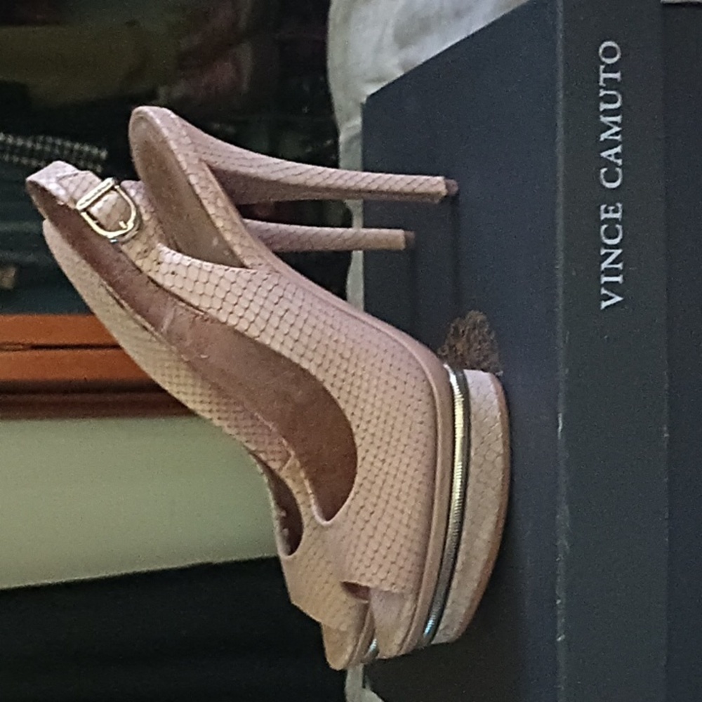 Vince Camuto Nat pearl heels